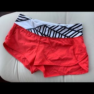 Lululemon Run: Speed Short in Love Red / Quilt US6